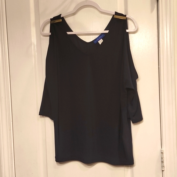 NWOT Simply Styled by Sears Shoulder Cut Out Blouse with Gold Toned Accent Bars - Picture 5 of 6